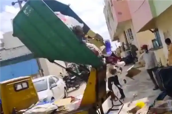 以垃圾回赠：印度用‘以毒攻毒’方式惩治乱扔垃圾者