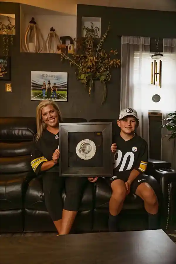 丈夫遗容化作永恒影像 妻子以特殊方式铭记亡夫