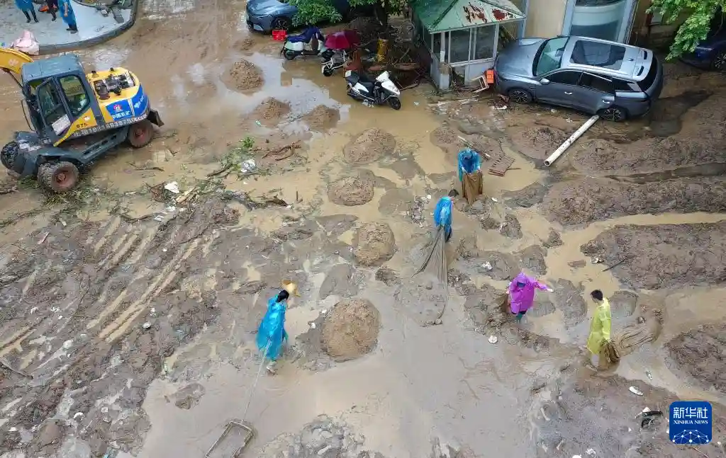 广东全力迎战洪灾：创新举措保障人民安全