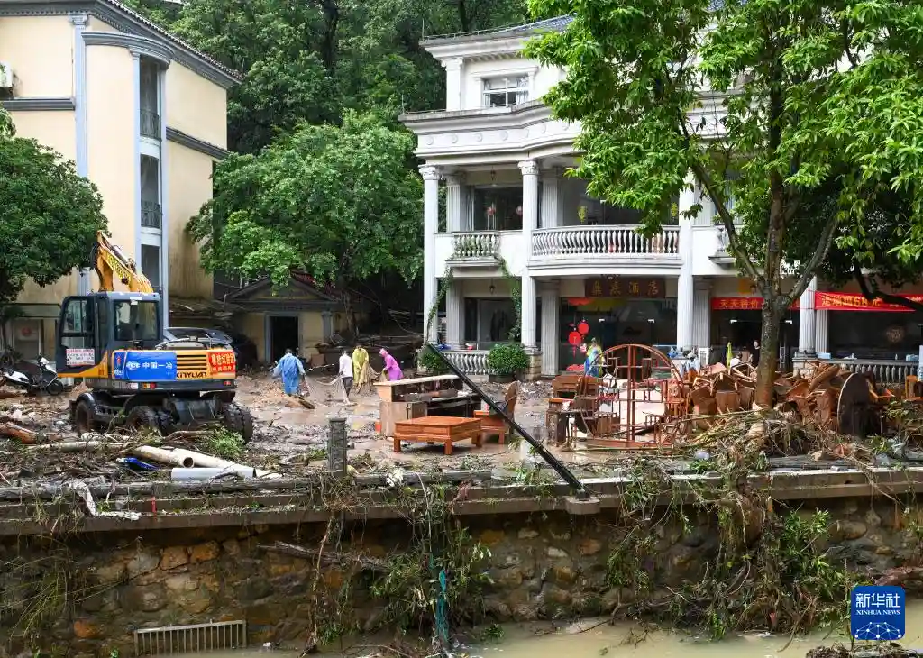 广东全力迎战洪灾:创新举措保障人民安全