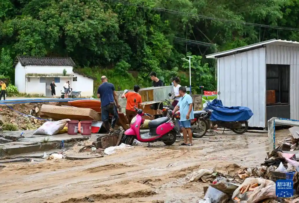 广东全力迎战洪灾:创新举措保障人民安全