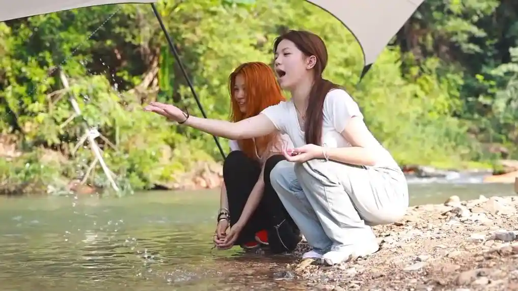 暑期文旅燃爆新热潮：避暑经济与沉浸式主题展引爆消费新蓝海