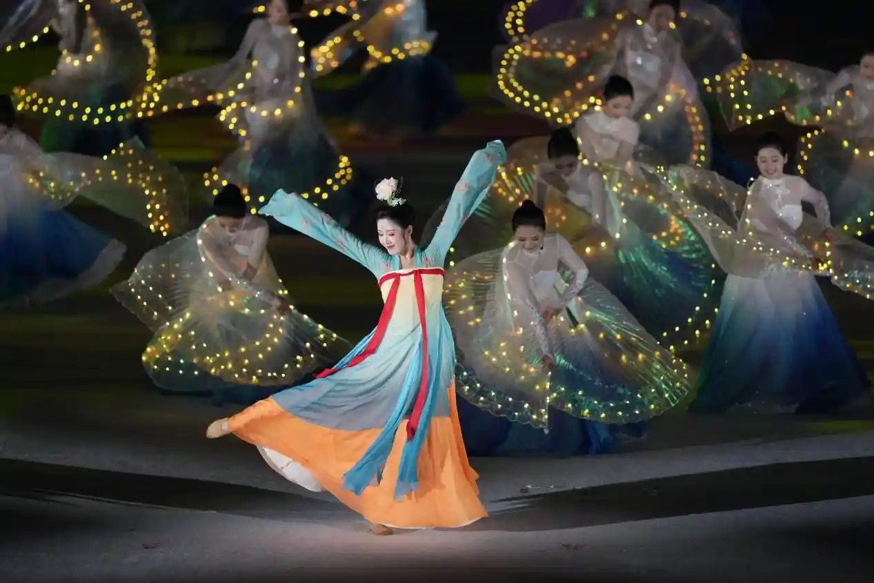 成都世运会震撼开幕！中国式现代化的绚丽画卷惊艳世界