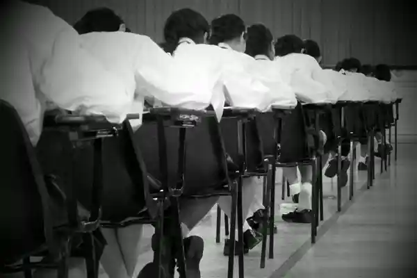 经典课文大变脸？网友惊呼：司马光砸瓮竟被删改，官方回应来了