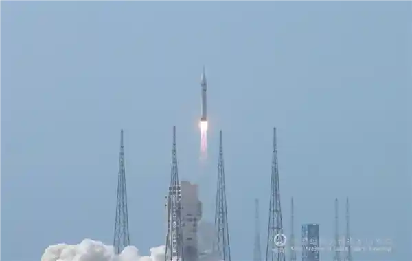 15秒排水千吨！中国载人登月发射工位首燃震撼登场