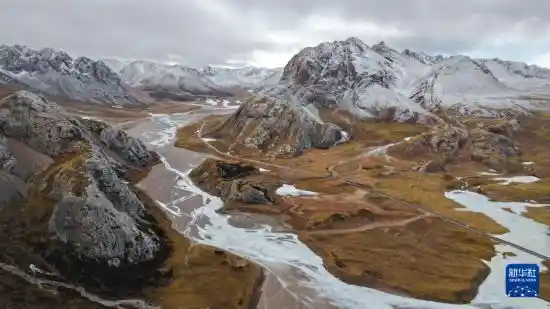 玉树冬韵：壮美画卷中的法治新篇