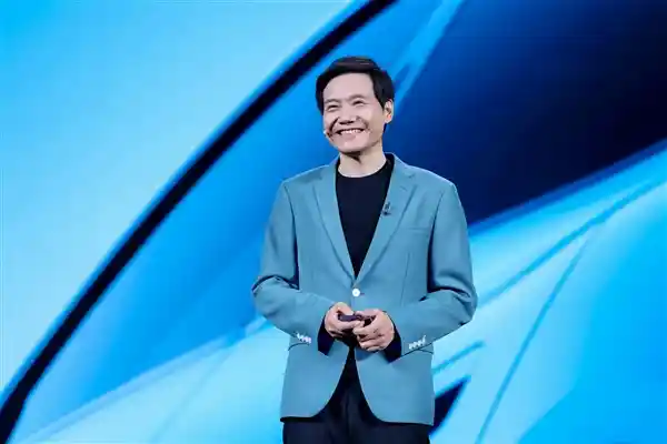 王腾怒怼雷军：网友玩笑惹众怒，全员拉黑！