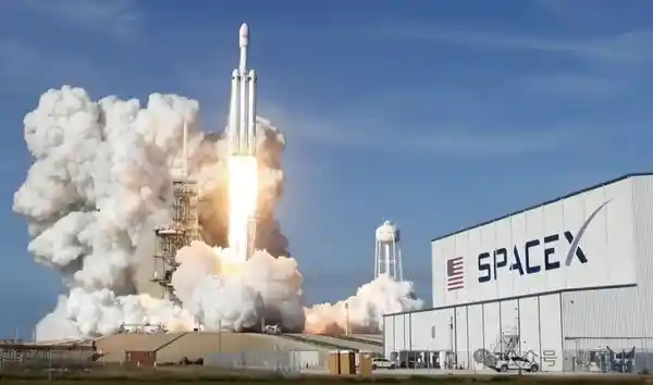 马斯克豪言:2026年将开启月球火星物资先遣行动
