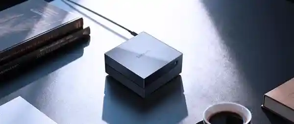 联想AI主机MINI重磅登场:普通人也能玩转智能盯盘+代码秒写,首台会思考的桌面AI搭档来了!